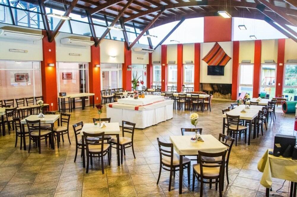 Howard Johnson Inn Rosario de la Frontera Buitenkant foto