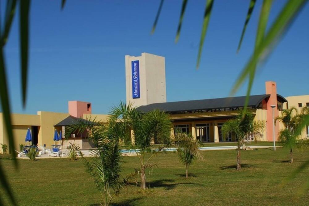 Howard Johnson Inn Rosario de la Frontera Buitenkant foto