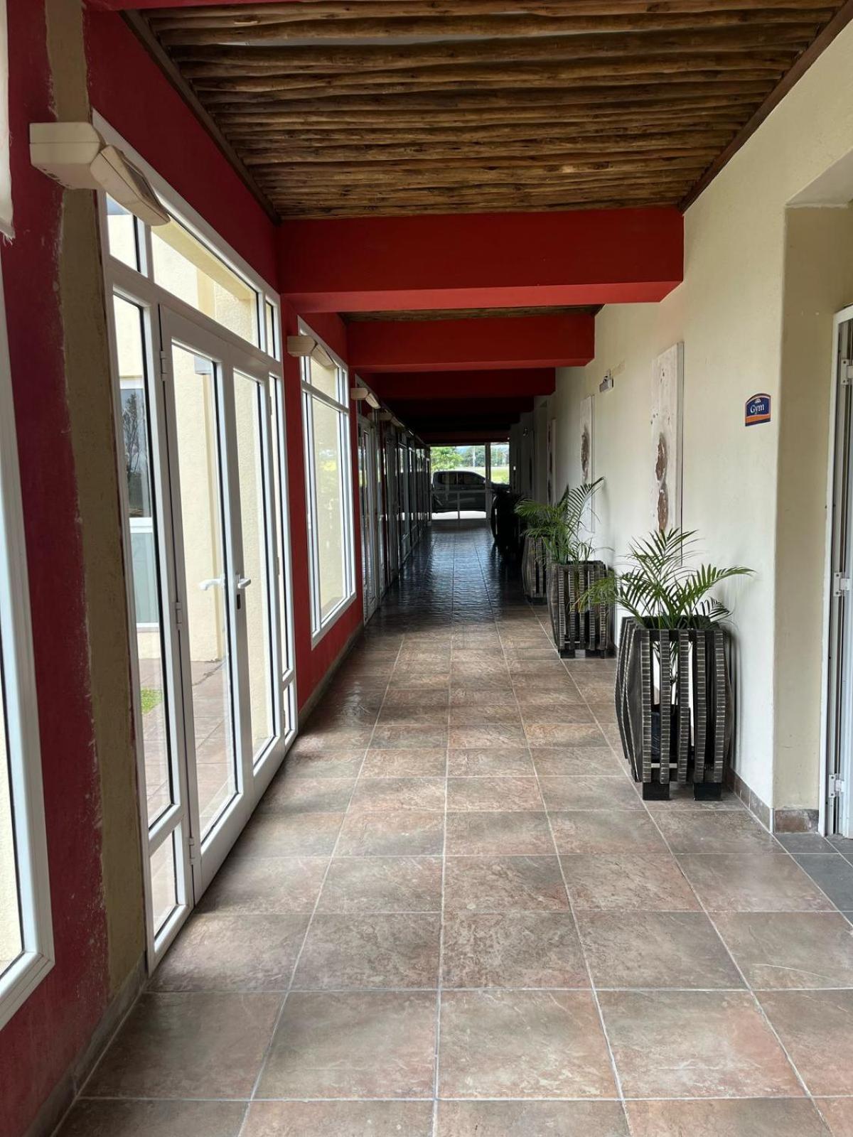 Howard Johnson Inn Rosario de la Frontera Buitenkant foto