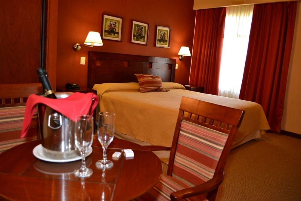 Howard Johnson Inn Rosario de la Frontera Buitenkant foto